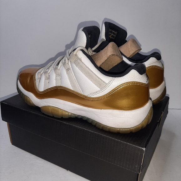 Air Jordan 11 Retro Low GS 'Closing Ceremony - Picture 4 of 9